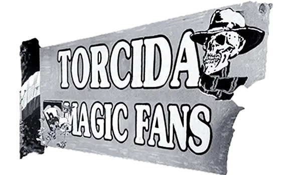 Graffiti en blanco y negro del emblema ultra de la "Torcida Magic Fans" con calavera con sombrero y texto estilizado.