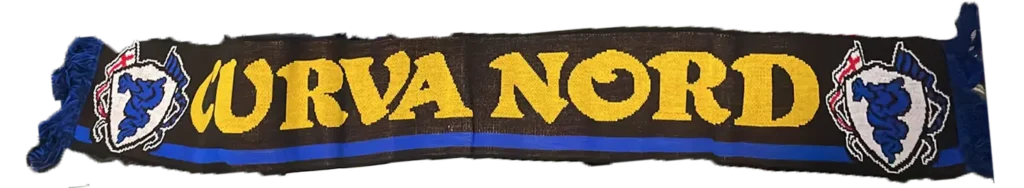 bufanda-curva-nord Bufanda clasica de jacquard de la Curva Nord del Inter de Milan con el escudo de la Biscione y flecos azules.